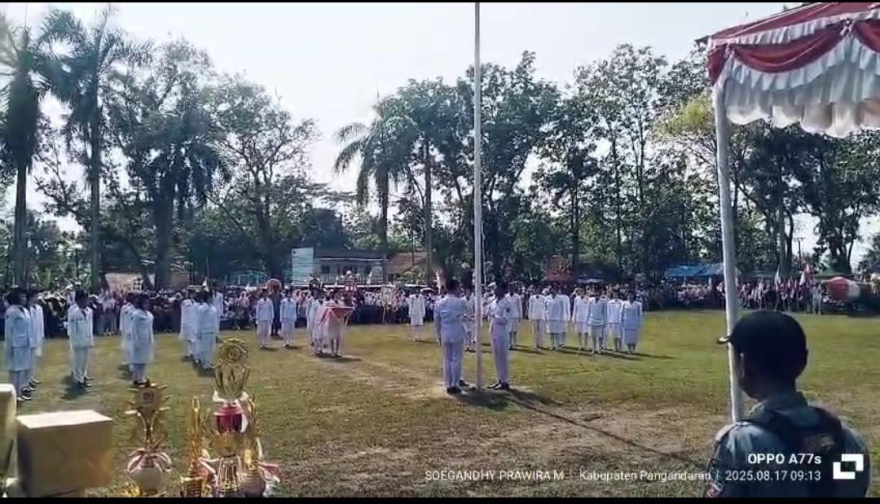Upacara Peringatan HUT RI ke-80 di Desa Karangmulya Berjalan Khidmat dan Meriah